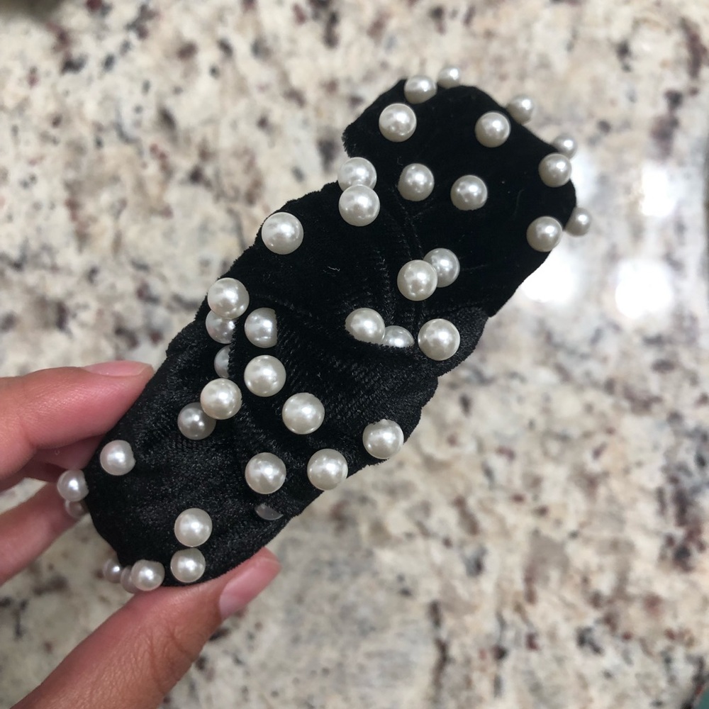 Pearl headband
